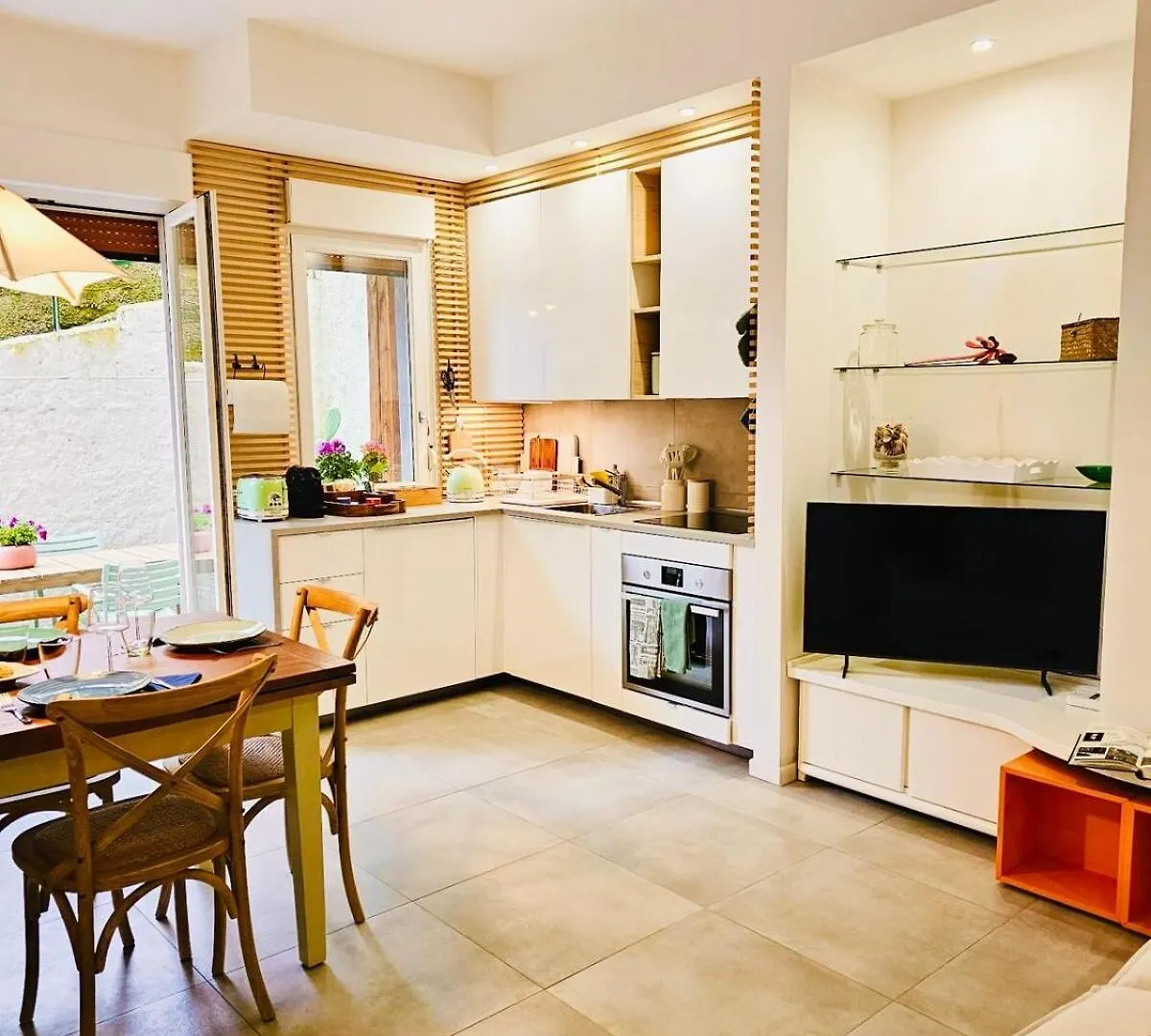 Claudia'S Luxurious Garden Apt Monterosso al Mare Apartament